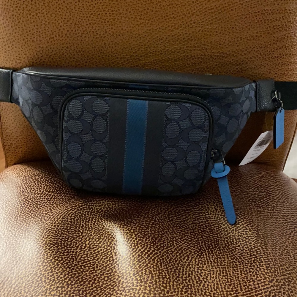 Men’s authentic coach track belt bag.